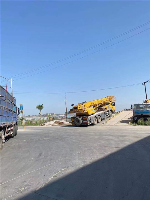 宜兴市25吨吊车的租赁价格大概是多少？