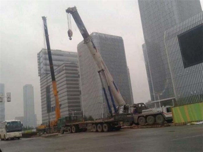 宜兴市25吨吊车能吊多重设备？